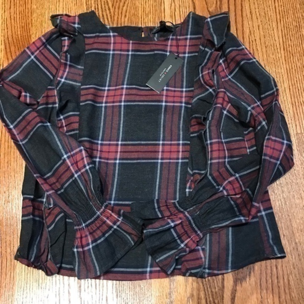 Romeo + Juliet Couture Flannel Top sz xs